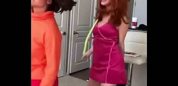 Putas ricas bailan Scooby Doo papah